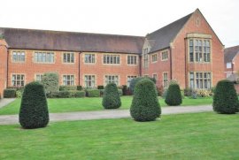 Abbey Gardens, Reading, England, RG7